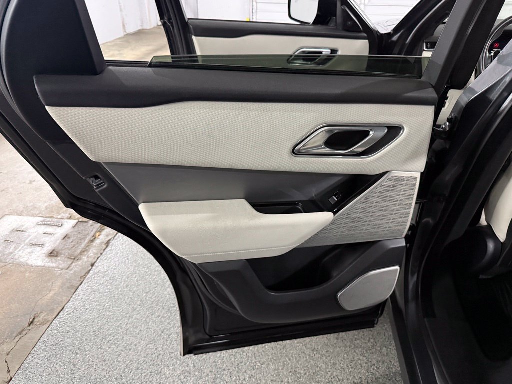 Used 2018 Land Rover Range Rover Velar R-Dynamic SE AWD/4WD image 23