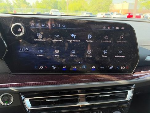 Used 2025 Chevrolet Traverse Z71 w/ Driver Confidence Package AWD/4WD image 11