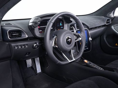 New 2025 McLaren Artura Spider RWD image 4