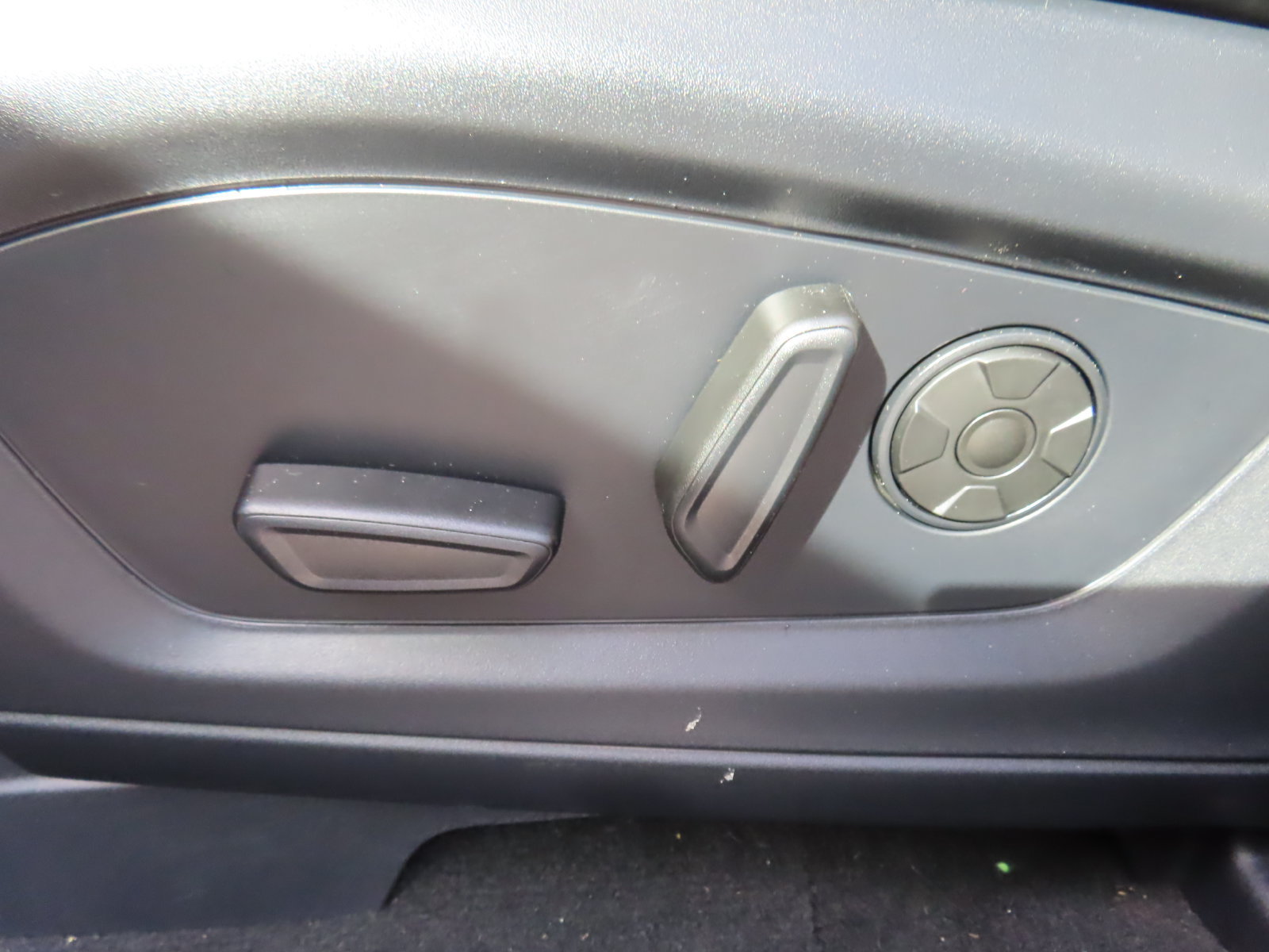 Used 2026 Ford Explorer ST w/ Sun And Sound Package AWD/4WD image 32