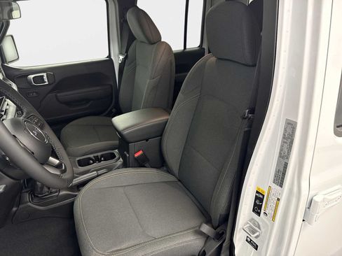 New 2026 Jeep Gladiator Sport AWD/4WD image 13