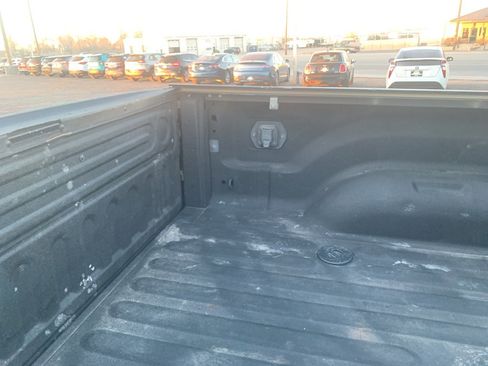 Used 2018 RAM 2500 Tradesman w/ Chrome Appearance Group image 16