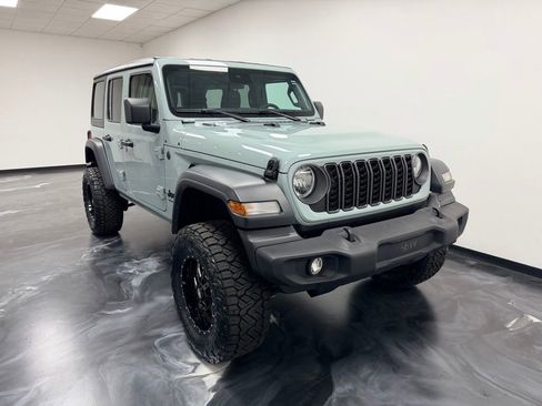 Used 2024 Jeep Wrangler Unlimited Sport AWD/4WD image 15