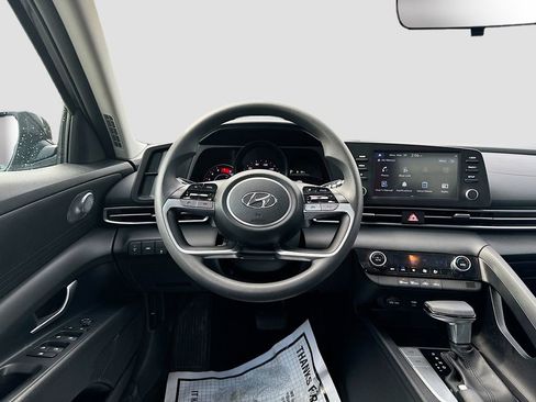 Used 2023 Hyundai Elantra SEL image 18