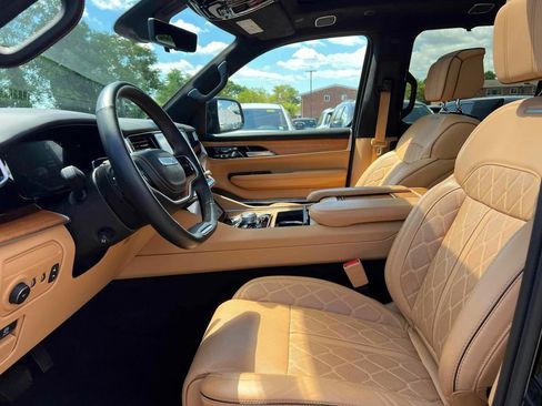 Certified 2024 Jeep Grand Wagoneer Series III w/ Rear Seat Video Group 1 AWD/4WD image 16