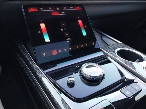 Used 2025 Cadillac Escalade ESV V image 16