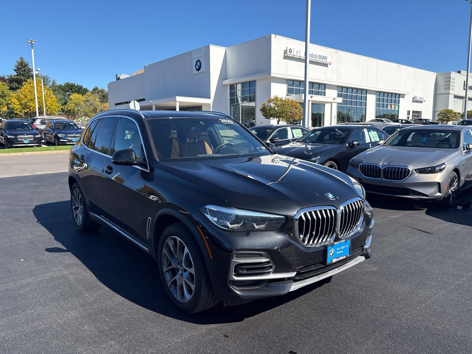Used 2023 BMW X5 xDrive40i w/ Premium Package AWD/4WD image 9