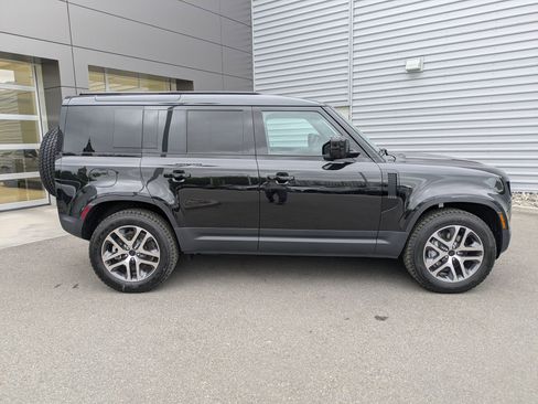 New 2026 Land Rover Defender 110 S AWD/4WD image 4