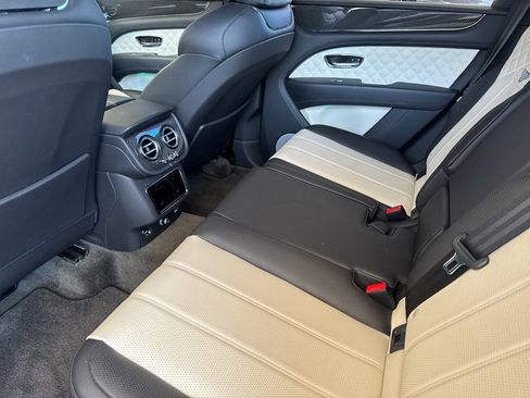 Certified 2022 Bentley Bentayga image 10