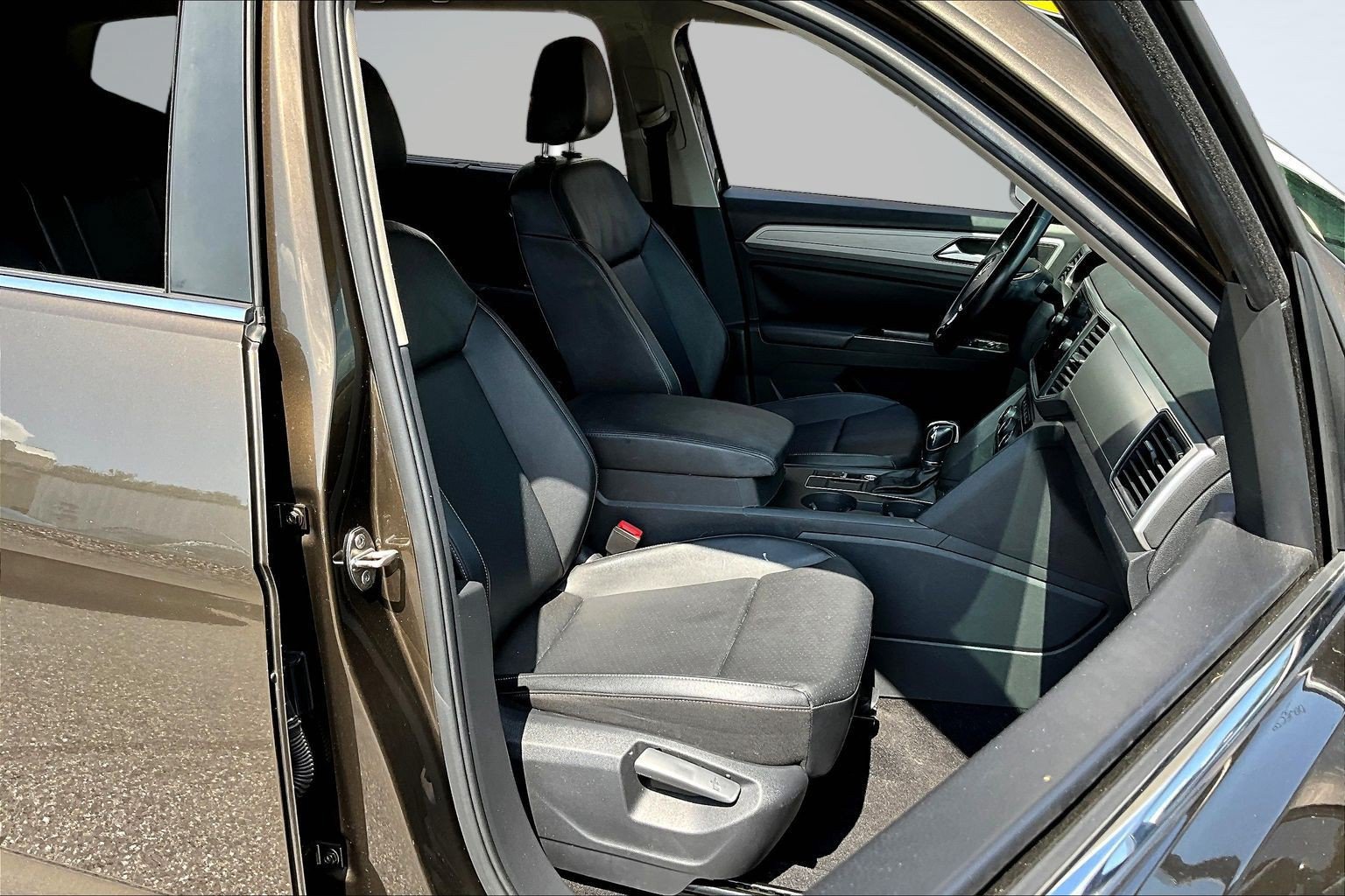 Used 2019 Volkswagen Atlas SE w/ Towing Package FWD image 25
