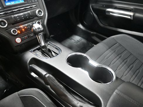 Used 2017 Ford Mustang GT RWD image 15