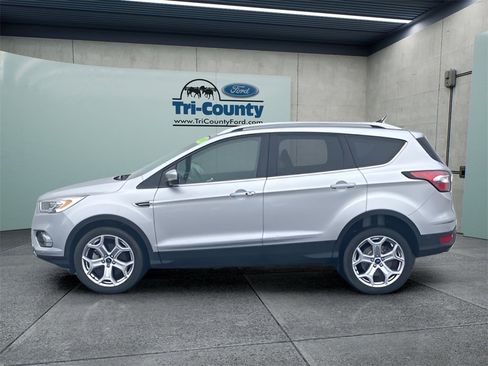 Used 2018 Ford Escape Titanium w/ Ford Safe & Smart Package image 4