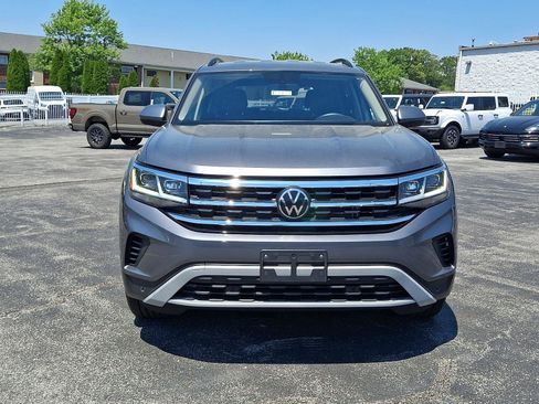 Used 2023 Volkswagen Atlas SE AWD/4WD image 2