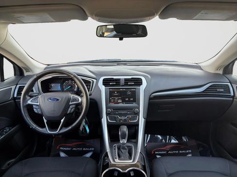 Used 2016 Ford Fusion SE AWD/4WD image 22