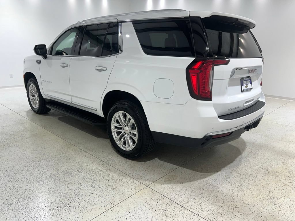 Used 2024 GMC Yukon SLT RWD image 3