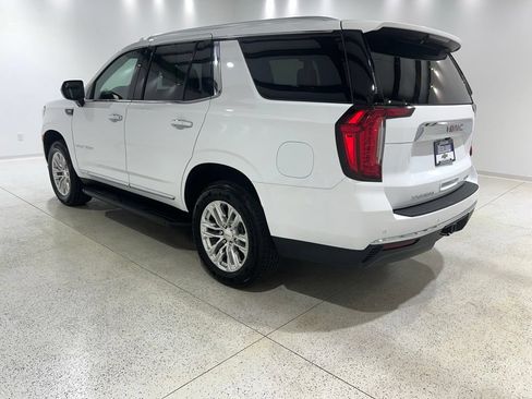 Used 2024 GMC Yukon SLT RWD image 3