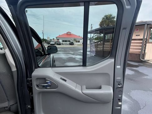 Used 2016 Nissan Frontier SV w/ SV Value Truck Package RWD image 17