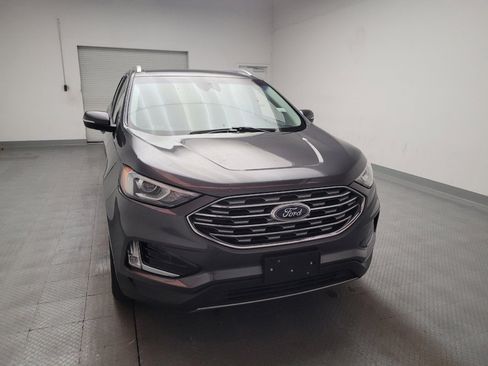 Used 2019 Ford Edge Titanium FWD image 14