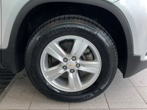 Used 2019 Chevrolet Trax LT w/ LT Convenience Package AWD/4WD image 26