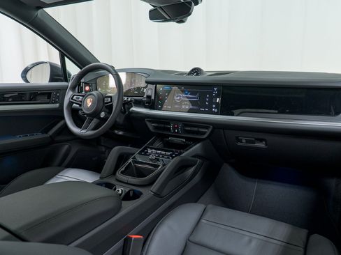 New 2026 Porsche Cayenne Coupe AWD/4WD image 18