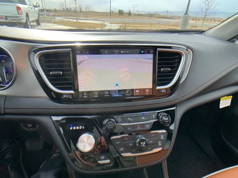 New 2026 Chrysler Pacifica Pinnacle image 20