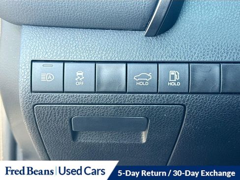 Used 2023 Toyota Camry SE FWD image 12