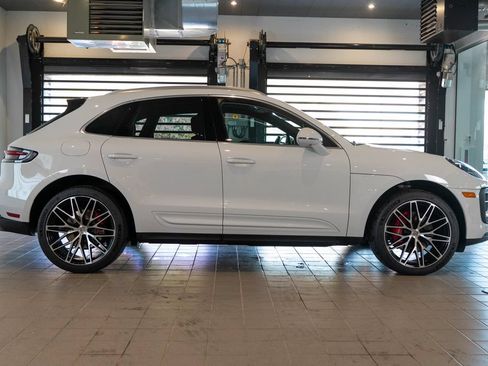 Certified 2023 Porsche Macan S AWD/4WD image 10