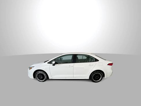 Used 2022 Toyota Corolla LE image 5