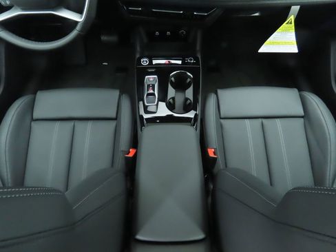 Used 2025 Audi A6 e-tron Premium Plus w/ Premium Plus image 18