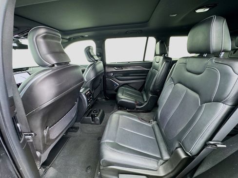 Used 2022 Jeep Grand Cherokee L Overland w/ Advanced Protech Group III image 16