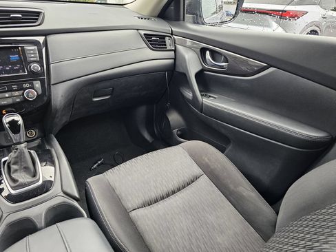 Used 2019 Nissan Rogue SV w/ Premium Package FWD image 15