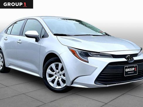 Used 2024 Toyota Corolla LE FWD image 3