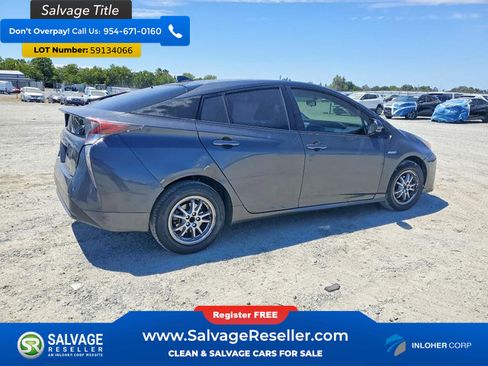 Used 2016 Toyota Prius Two FWD image 4