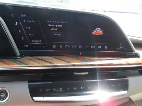 Certified 2023 Cadillac Escalade ESV Premium Luxury Platinum w/ LPO, Radiant Package AWD/4WD image 36