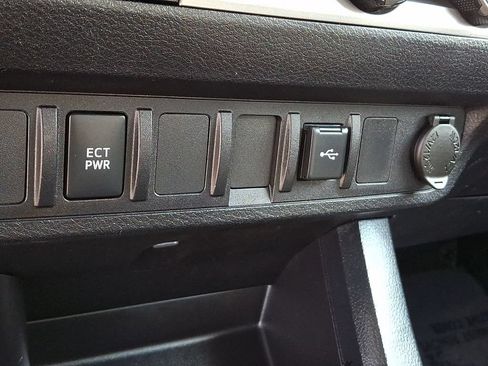 Used 2020 Toyota Tacoma SR AWD/4WD image 22