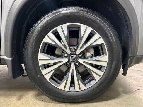 Used 2023 Nissan Rogue SV w/ SV Premium B Package AWD/4WD image 11