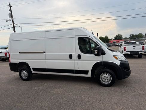 Used 2023 RAM ProMaster 2500 FWD image 1