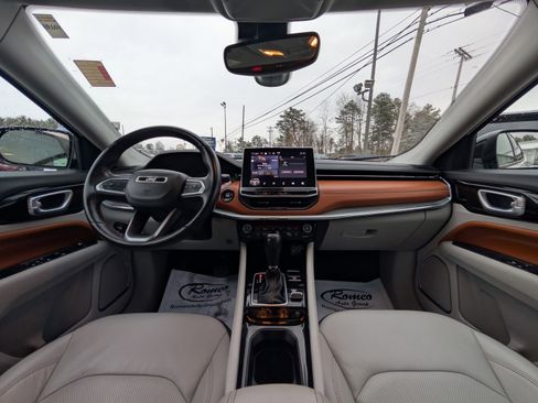 Used 2022 Jeep Compass Limited image 2