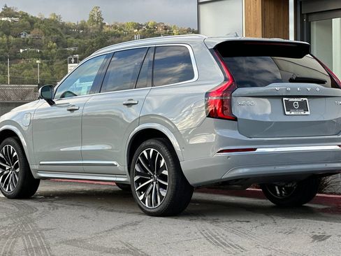 New 2026 Volvo XC90 T8 Ultra w/ Protection Package Premier AWD/4WD image 6
