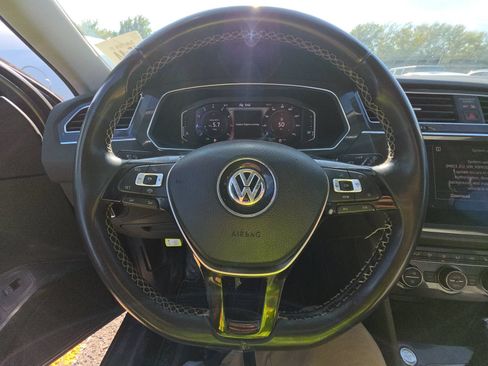 Used 2021 Volkswagen Tiguan SE FWD image 8