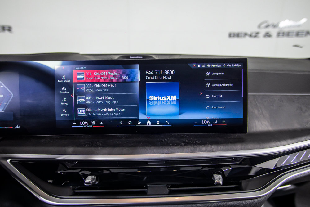 Used 2024 BMW X7 M60i AWD/4WD image 32