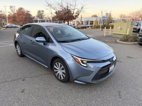 Used 2023 Toyota Corolla Hybrid Sedan image 5