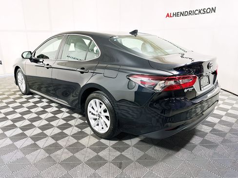 Used 2023 Toyota Camry LE image 5