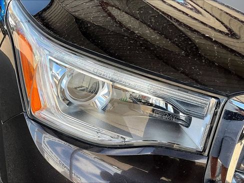Certified 2018 GMC Acadia Denali w/ Technology Package AWD/4WD image 32