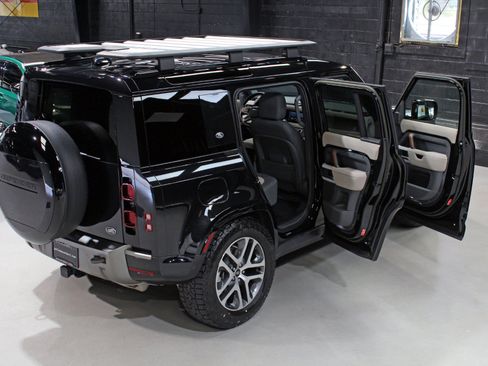 Used 2023 Land Rover Defender 110 X-Dynamic SE AWD/4WD image 14