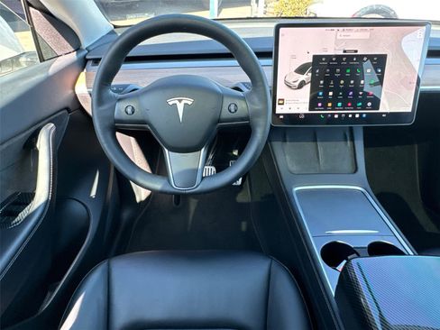 Used 2021 Tesla Model Y Long Range image 23