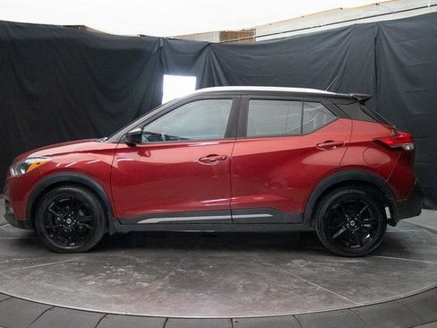 Used 2020 Nissan Kicks SR image 9