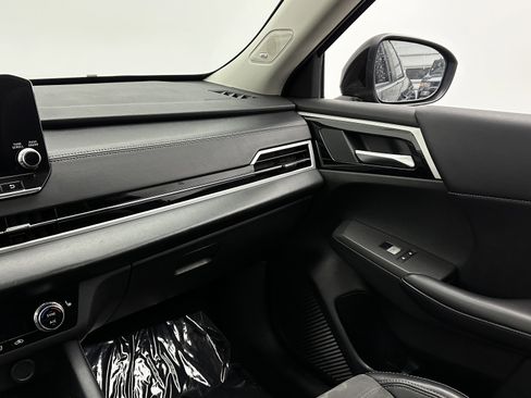 Used 2024 Mitsubishi Outlander SE Black Edition image 31