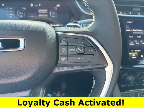 New 2025 Jeep Grand Cherokee Laredo w/ Luxury Tech Group I image 16