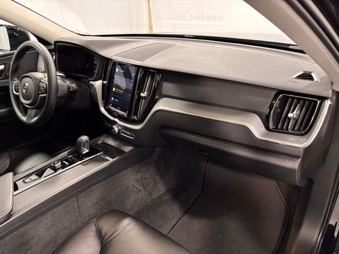 Certified 2023 Volvo XC60 B5 Core w/ Climate Package image 16